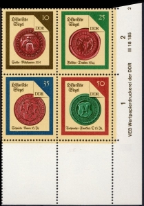 DDR: MiNr. 3156 - 3159 VB DV, 22.03.1988, "Historische Siegel (II)", Unterrand, postfrisch